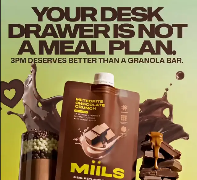 MiiLS reklamı: YOUR DESK DRAWER IS NOT A MEAL PLAN başlığı ve çikolatalı shake paketi