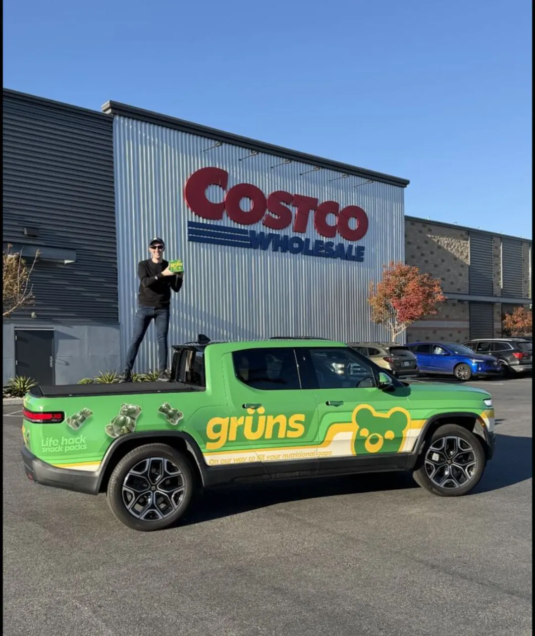 Costco + markalı araç